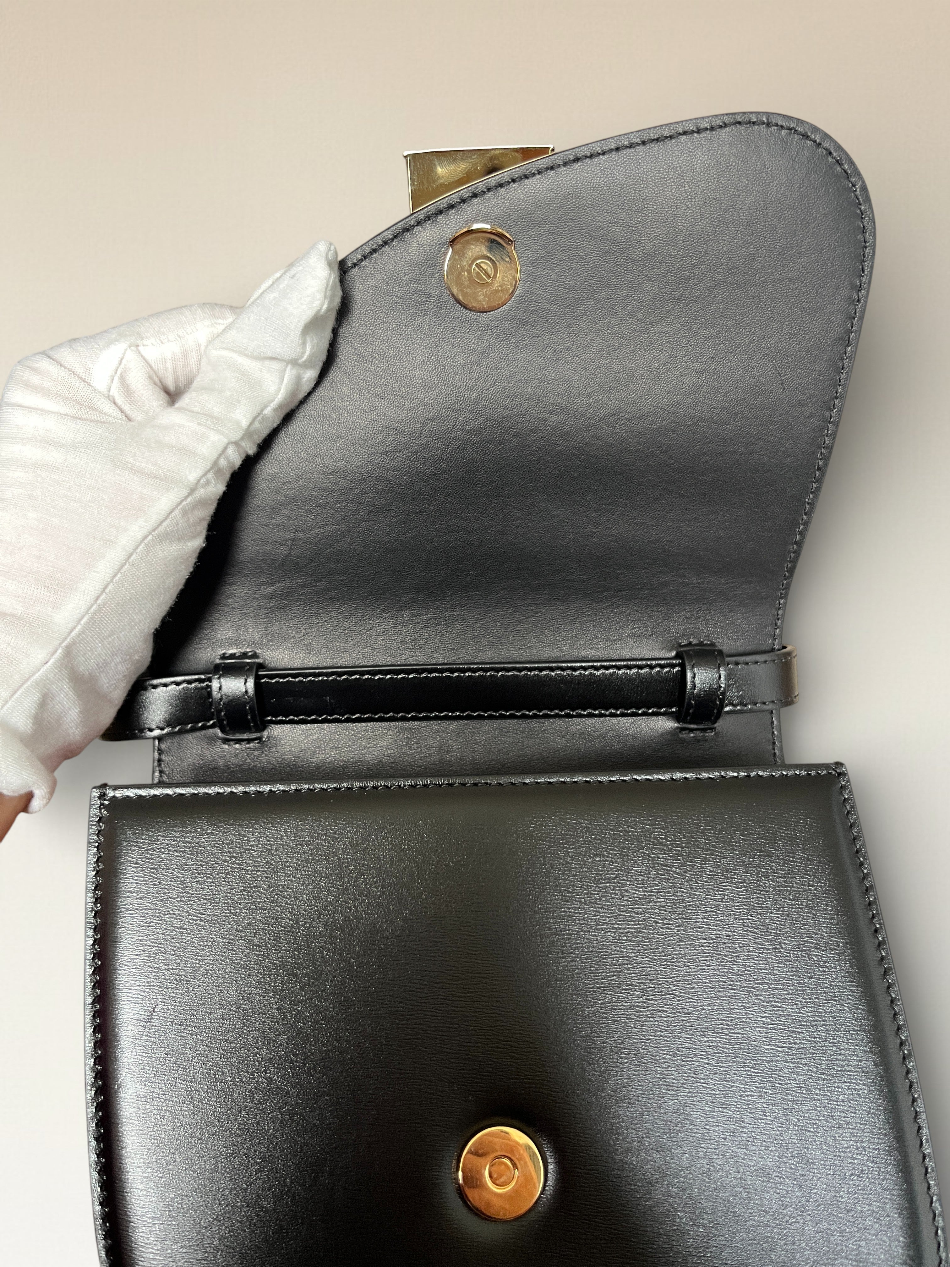 Salvatore Ferragamo Fiamma S Assymetric Leather Bag Black And Red