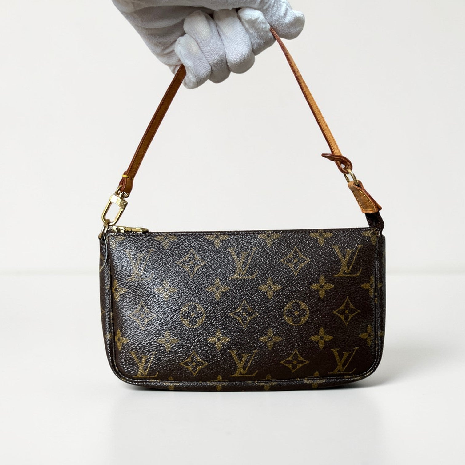2002 Louis Vuitton Pochette Accessoires Monogram Canvas