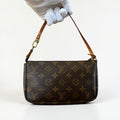2000 Louis Vuitton Pochette Accessoires Monogram Canvas