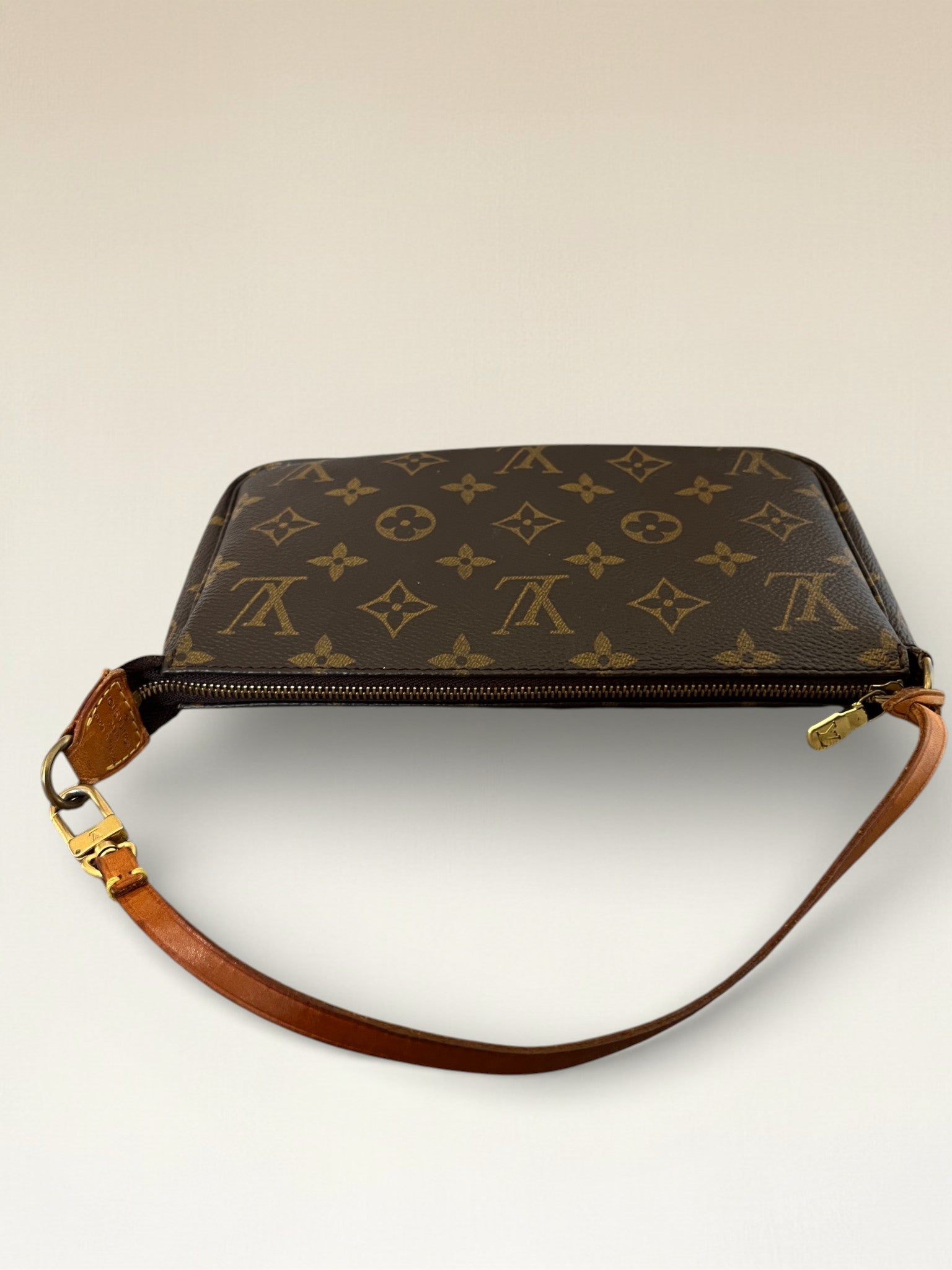 2000 Louis Vuitton Pochette Accessoires Monogram Canvas