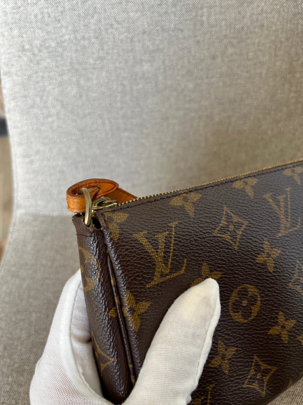 2000 Louis Vuitton Pochette Accessoires Monogram Canvas