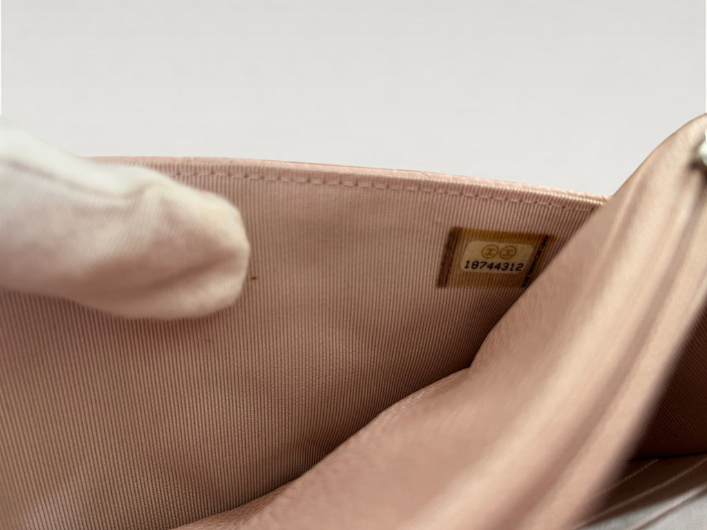 2013-2014 Chanel Classic Wallet On Chain Caviar Pink