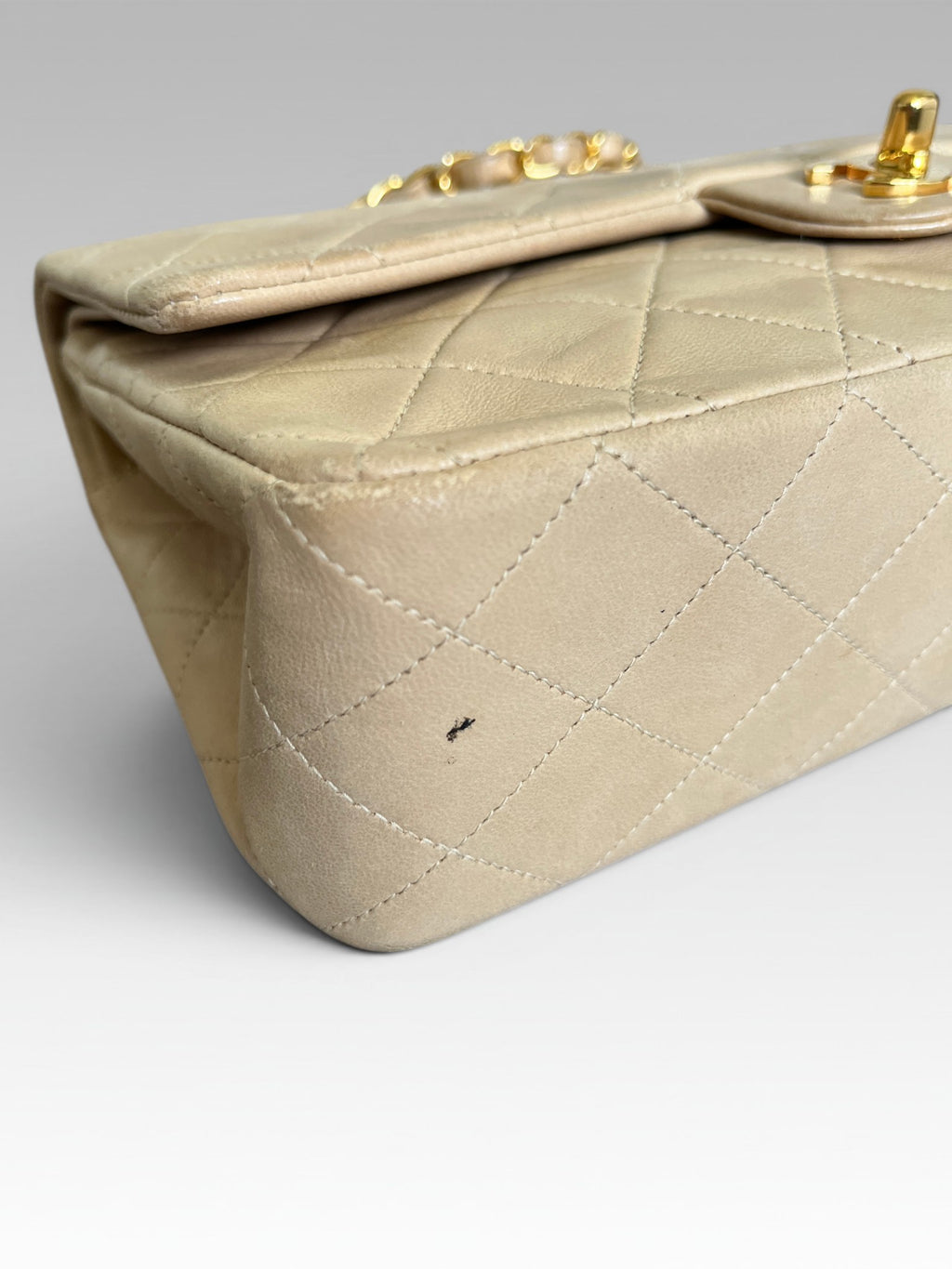 1991-1994 Chanel Medium Classic Flap Lambskin Beige