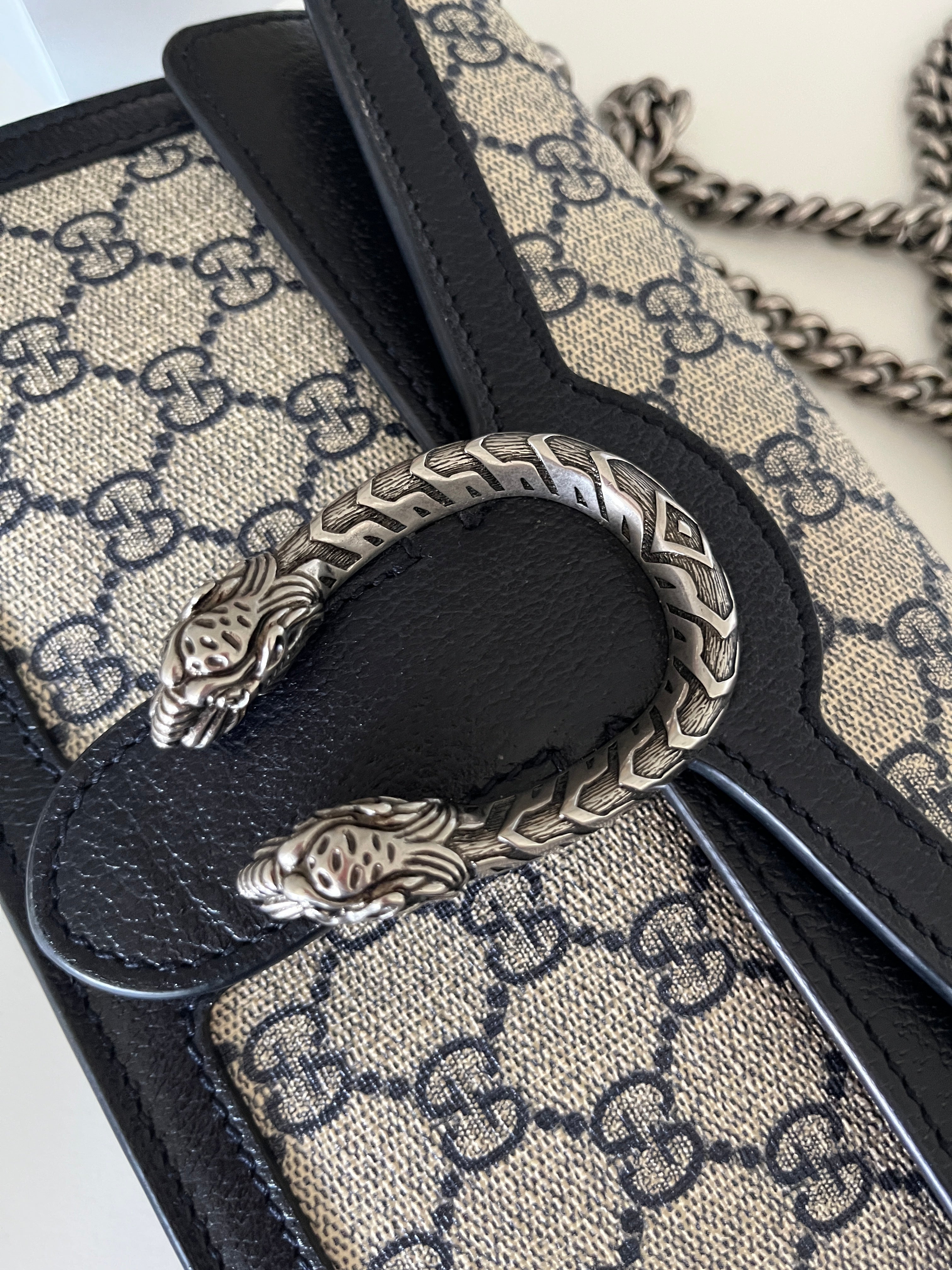 Gucci Dionysus GG Supreme Small Shoulder Bag