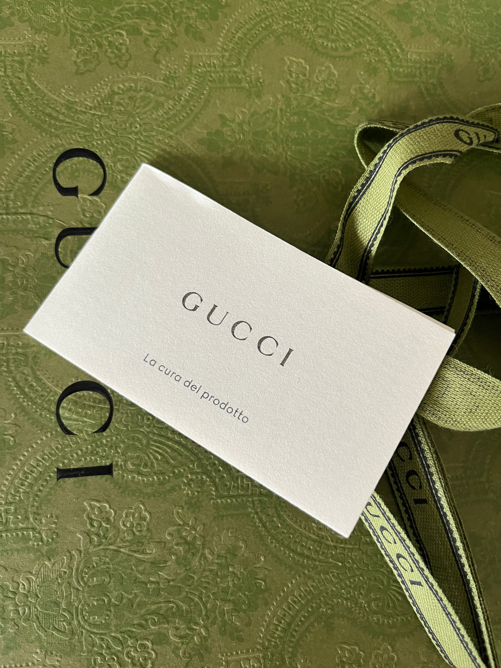 Gucci Dionysus GG Supreme Small Shoulder Bag