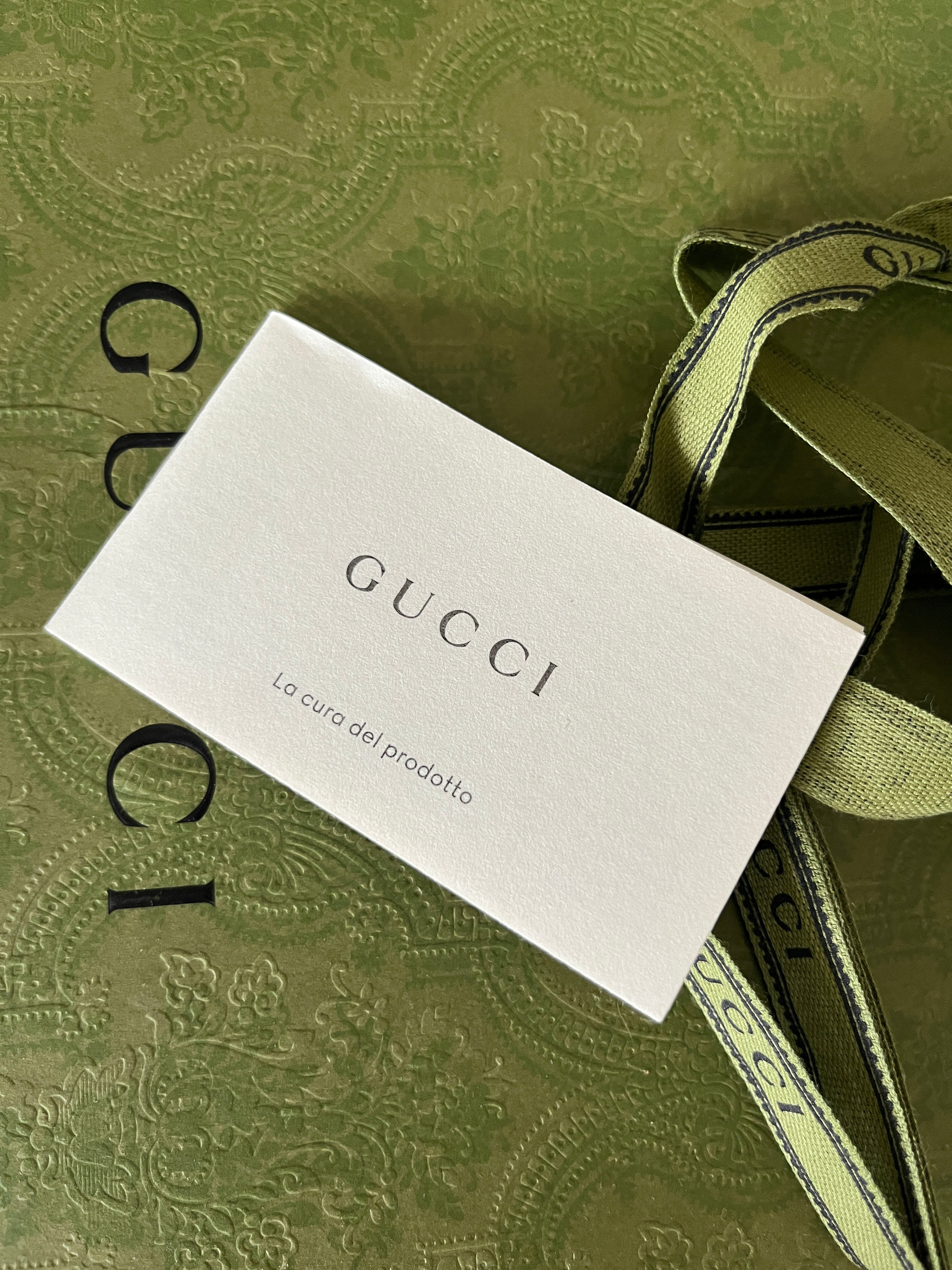 Gucci Dionysus GG Supreme Small Shoulder Bag